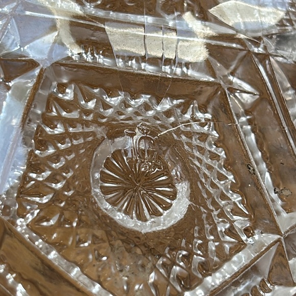 Imperial Glass Co. NUCUT glass heart shaped crystal nut dish. Clear sawtooth rim - Picture 6 of 9